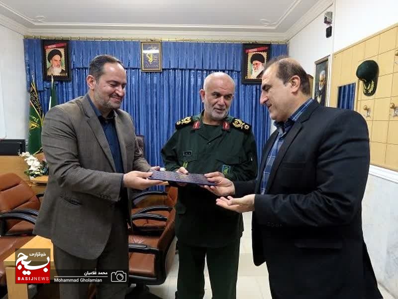 نشان «اقتصاد مقاومتی» به واحدهای تولیدی برتر اعطا میشود نشان «اقتصاد مقاومتی» به واحدهای تولیدی برتر اعطا میشود