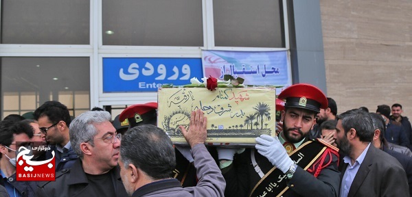 استقبال از پیکرمطهر ۱۰ شهید گمنام در اردبیل