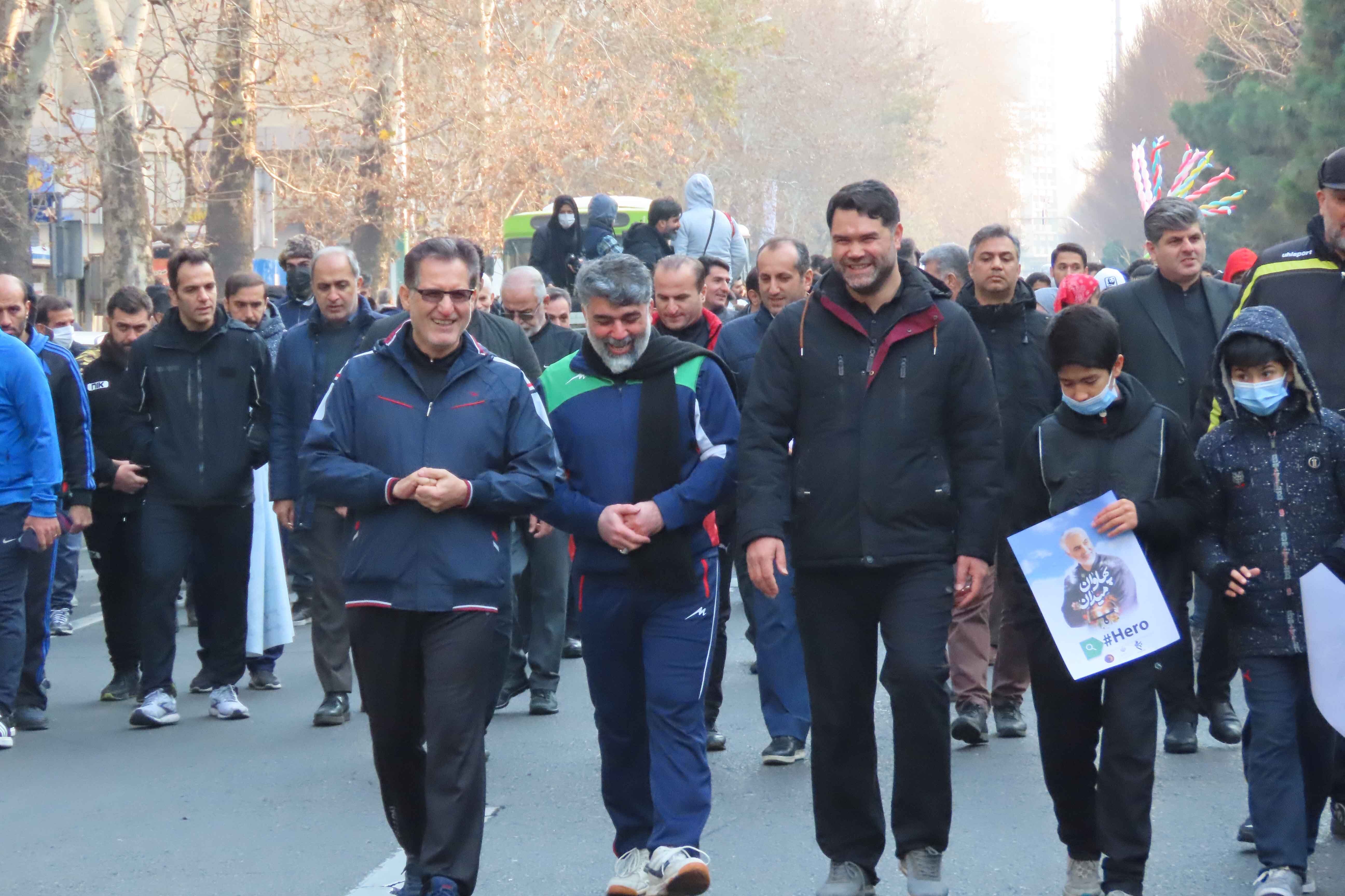 همایش راه پیمایی خانوادگی به مناسبت روز 9 دی و در آستانه شهادت حاج قاسم سلیمانی/ گزارش تصویری