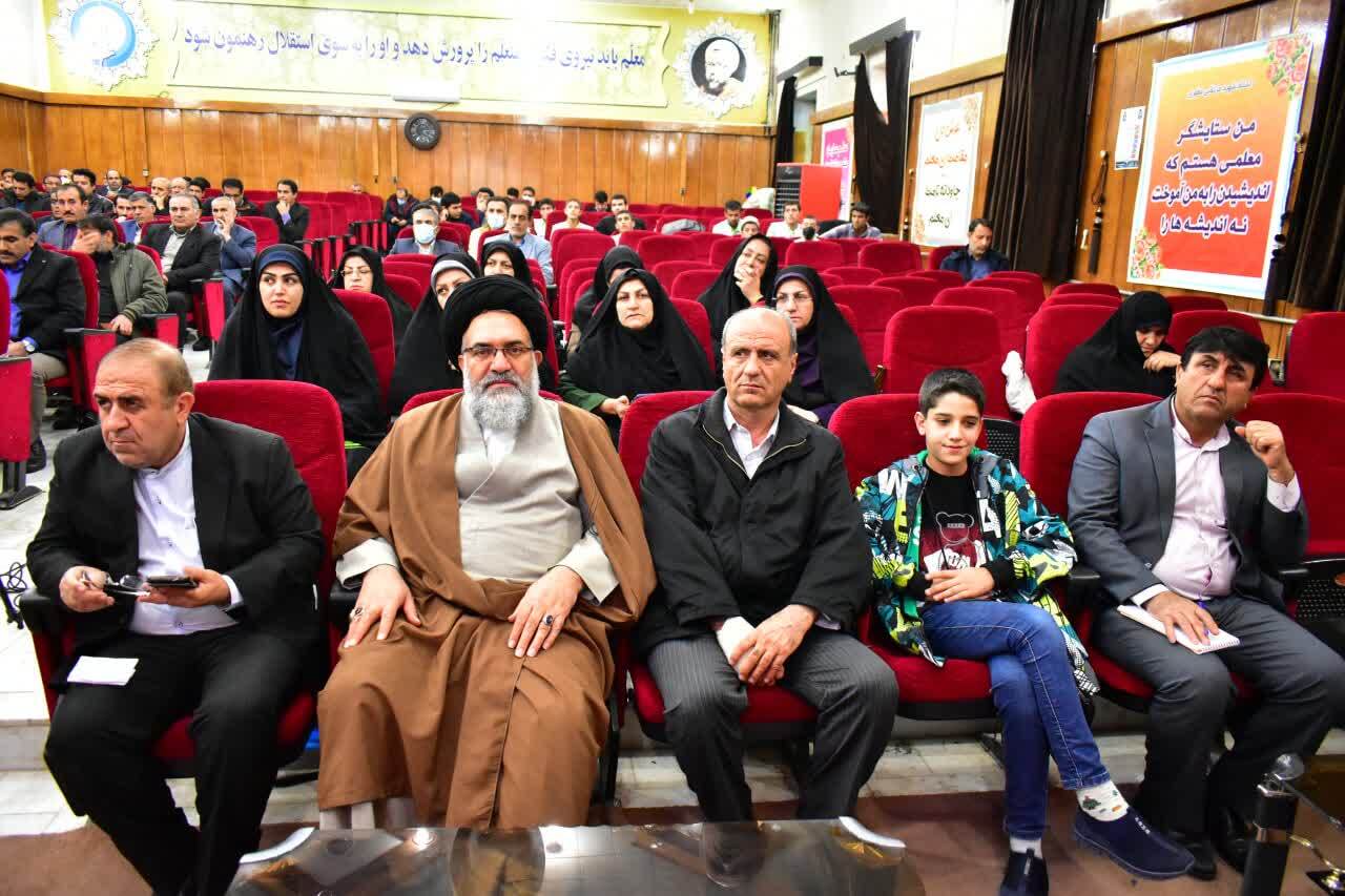 دهه فجر پایان سلطه بیگانگان و آغاز خودباوری ملت و اتکاء به قدرت الهی و مردم بود/ تجلیل از پدران شهدا در آموزش وپرورش کهگیلویه وبویراحمد