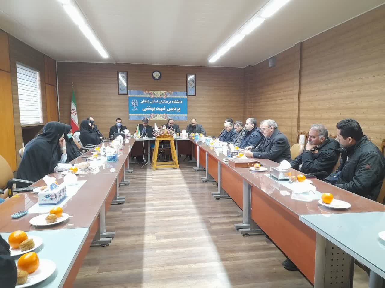 تربیت نسل انقلابی از اهداف بیانیه گام دوم انقلاب است تربیت نسل انقلابی از اهداف بیانیه گام دوم انقلاب است