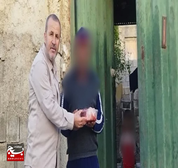 توزیع گوشت نذری جهت خانواده های نیازمند روستای گورک کله بندی توزیع گوشت نذری جهت خانواده های نیازمند روستای گورک کله بندی