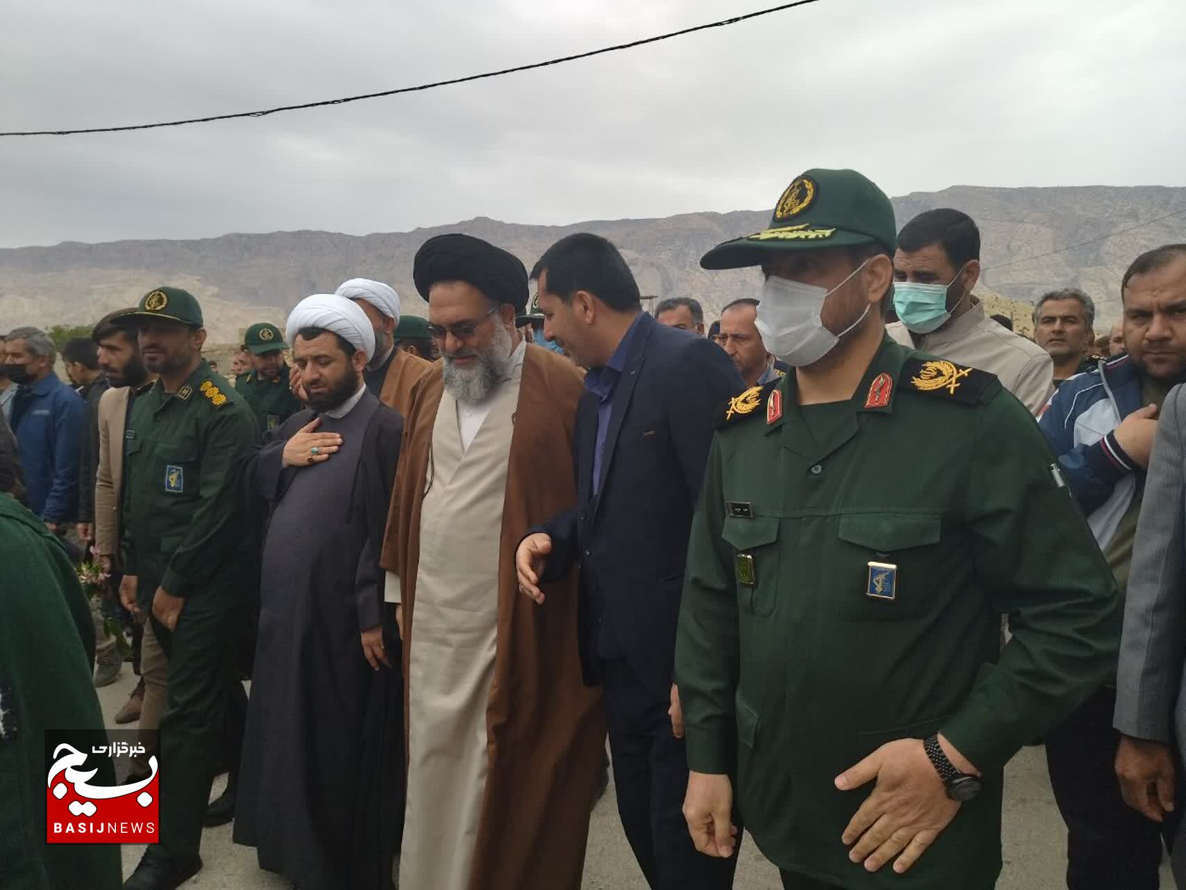 پیکر بسیجی شهید «داوود جاودانیان» در زادگاهش آرام گرفت +( تصاویر() پیکر بسیجی شهید «داوود جاودانیان» در زادگاهش آرام گرفت +( تصاویر()