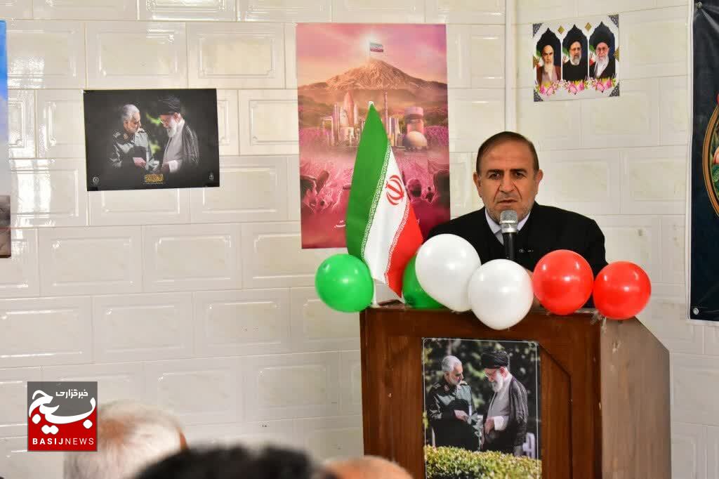 هنرجویان نمونه علمی و اخلاقی هنرستان کشاورزی آیت الله ملک حسینی یاسوج تجلیل شدند