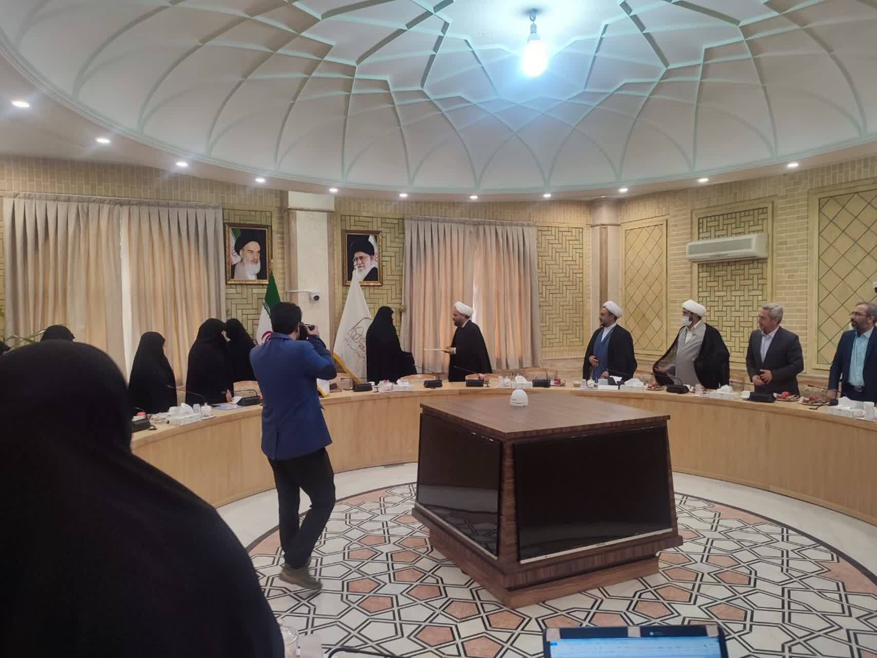 اطاعت از امام را در جامعه نهادینه کنیم/ سخنان امام جامعه را به اقشار مختلف جامعه انتقال دهیم / بزرگترین مأموریت اساتید و طلاب بیسجی، جهاد فرهنگی است اطاعت از امام را در جامعه نهادینه کنیم/ سخنان امام جامعه را به اقشار مختلف جامعه انتقال دهیم / بزرگترین مأموریت اساتید و طلاب بیسجی، جهاد فرهنگی است
