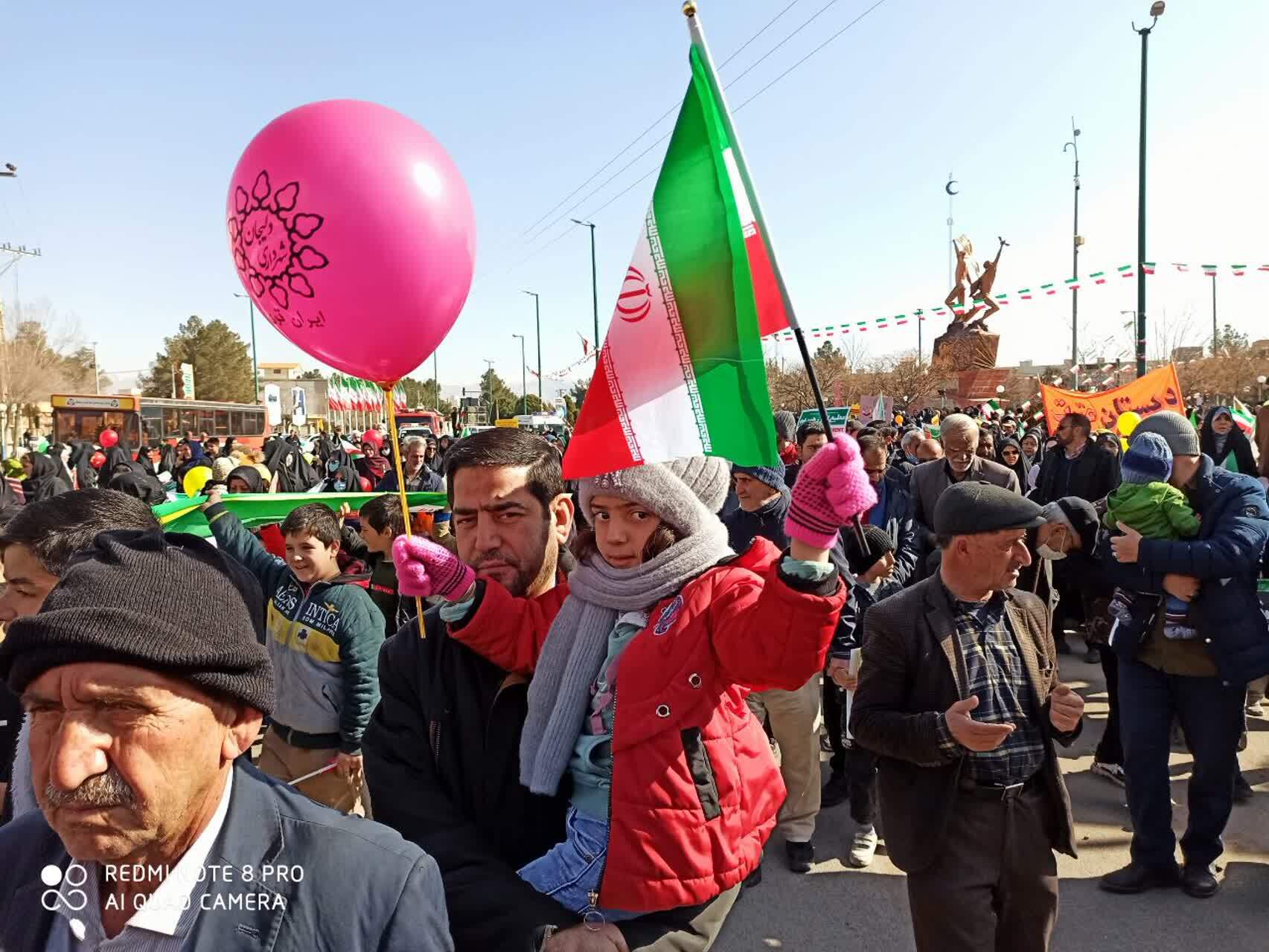 نمایش شکوه پیروزی در استان مرکزی/ همه آمده اند