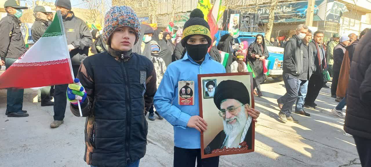 نمایش شکوه پیروزی در استان مرکزی/ همه آمده اند