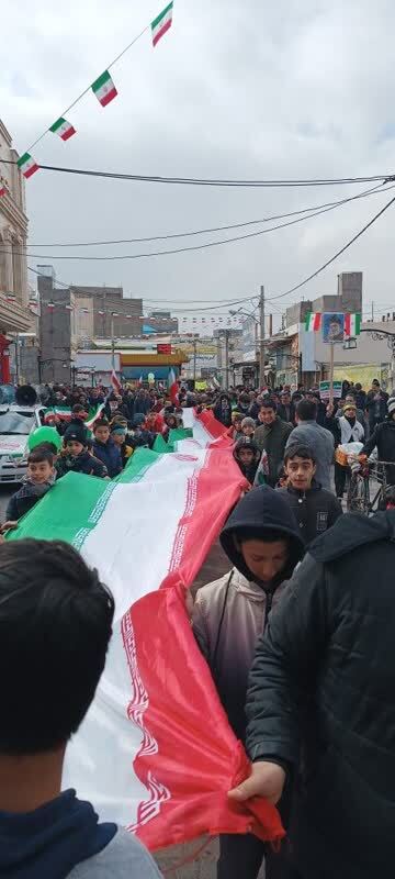 نمایش شکوه پیروزی در استان مرکزی/ همه آمده اند