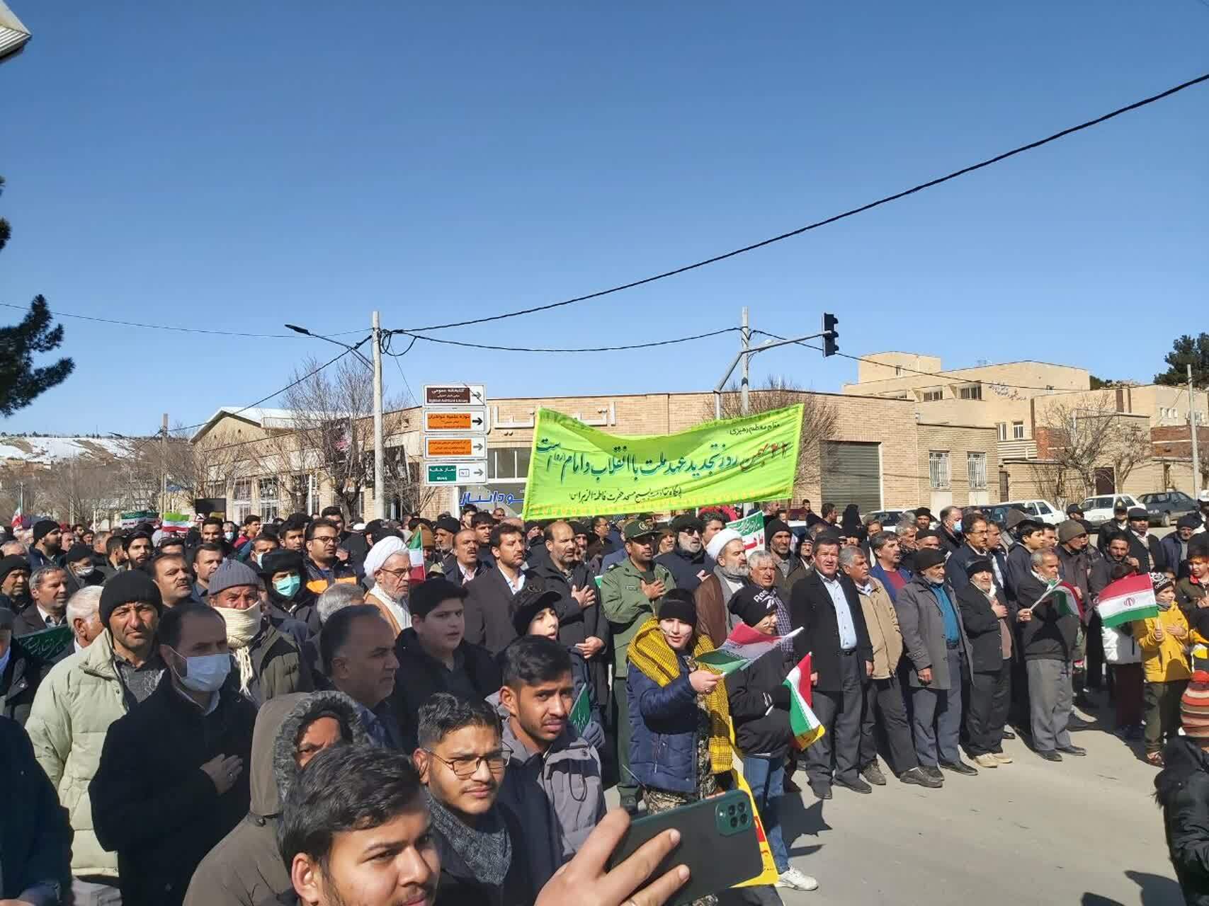 نمایش شکوه پیروزی در استان مرکزی/ همه آمده اند