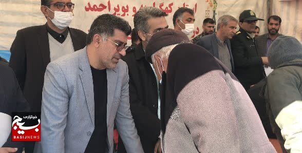 حضور اعضای سازمان بسیج حقوقدانان در راهپیمایی ۲۲ بهمن و ارایه مشاوره حقوقی رایگان به مردم