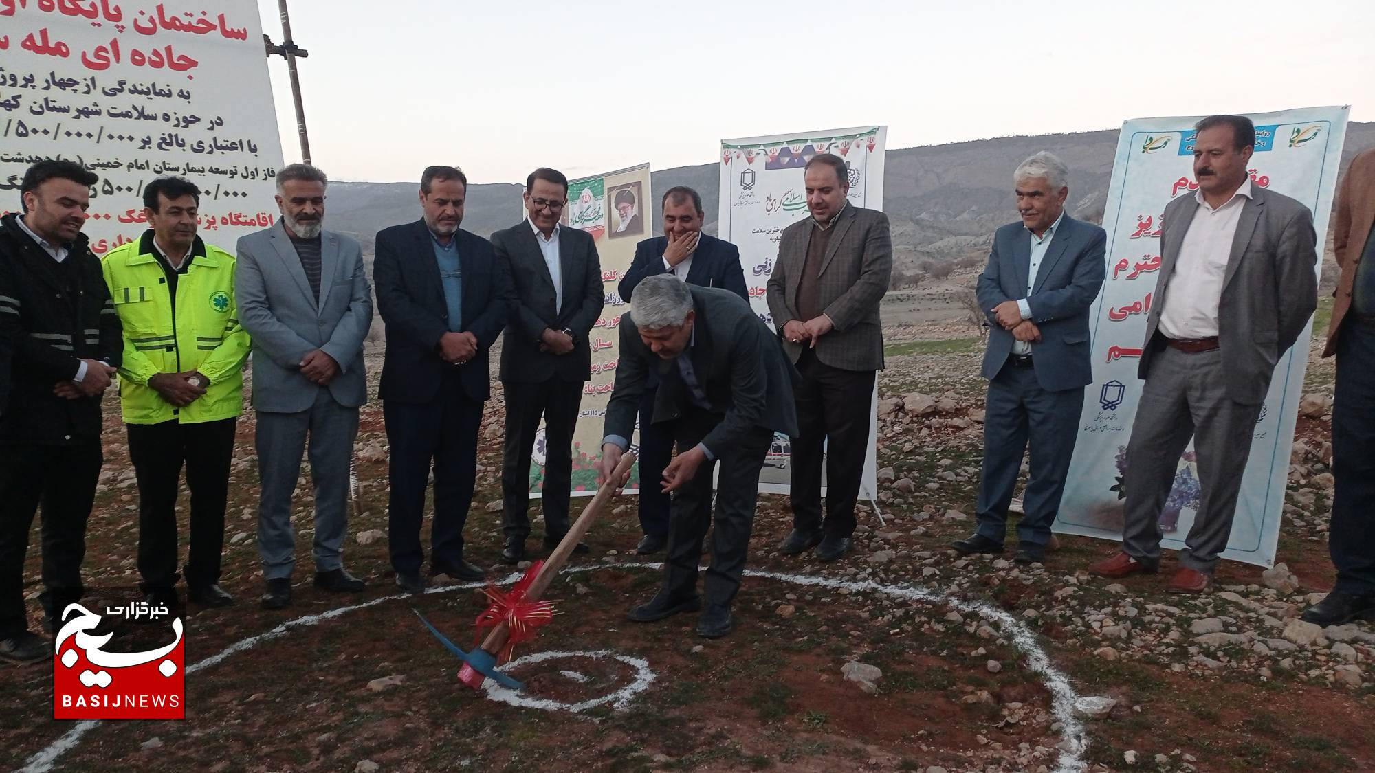 عملیات ساخت اوژانس ۱۱۵ جاده‌ای خیر ساز در جاده ملی پاتاوه دهدشت آغاز شد/ تقدیر معاون استاندار از خیر گرانقدر مهندس صدیقه ضرغامی