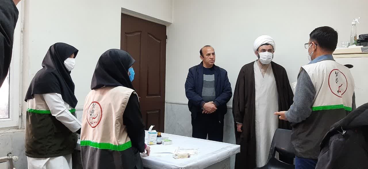 خدمات پزشکی رایگان بسیج جامعه پزشکی زنجان در خوی+تصاویر