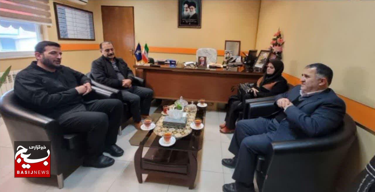 سپاه یاور کادر بهداشت و درمان است