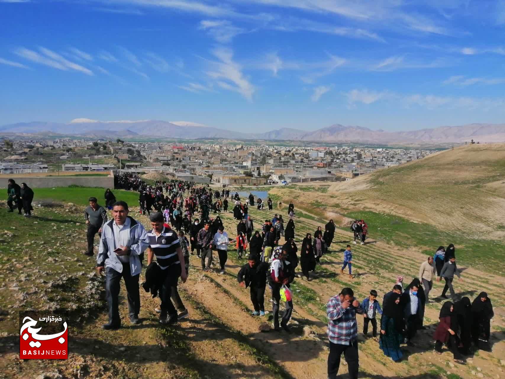 همایش پیاده روی خانوادگی به مناسبت گرامیداشت مبعث حضرت رسول اکرم (ص)  در دهدشت