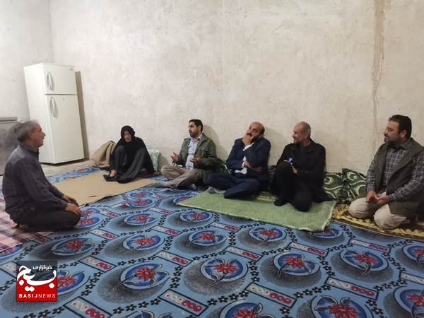 دیدار با مادر تنها شهید روستای بریکان بخش ساحلی دلوار دیدار با مادر تنها شهید روستای بریکان بخش ساحلی دلوار