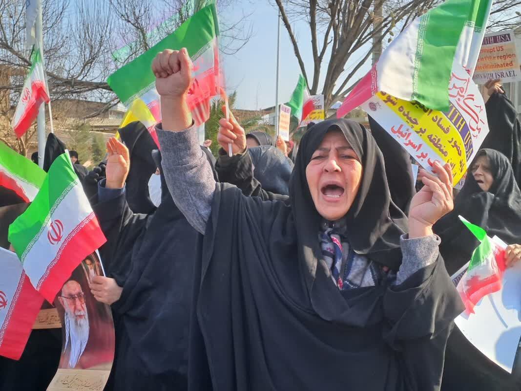 نمازگزاران گلستانی توهین به مقدسات مسلمانان و تحریم سپاه را محکوم کردند نمازگزاران گلستانی توهین به مقدسات مسلمانان و تحریم سپاه را محکوم کردند