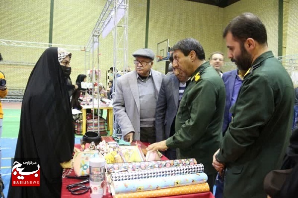نمایشگاه مشاغل خانگی و اقتصاد مقاومتی در لارستان افتتاح شد نمایشگاه مشاغل خانگی و اقتصاد مقاومتی در لارستان افتتاح شد