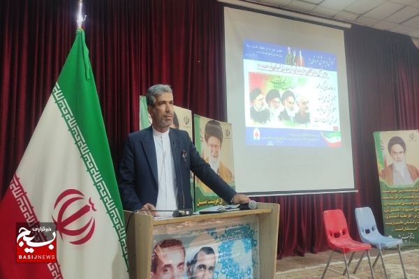 فرهیختگان حوزه پرورشی و تربیت بدنی آموزش و پرورش شهرستان دیر تجلیل شدند