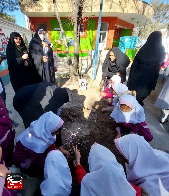 گرامیداشت روز قشر بسیج جامعه زنان و سالروز ابلاغ پیام رهبر معظم انقلاب به کنگره ۷هزار شهید زن کشور در استان