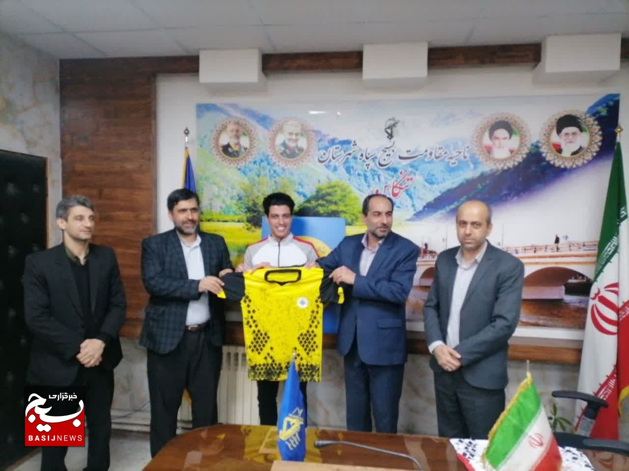 پیراهن تیم فوتسال مقاومت تنکابن رونمایی شد