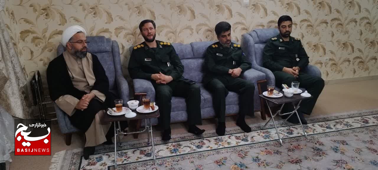 دیدار فرمانده ناحیه امام حسن مجتبی(ع) قم با خانواده شهید نبی‌لو