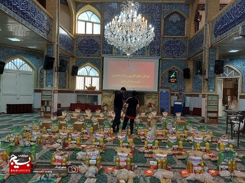 تهیه و توزیع 80 بسته کمک معیشتی و 300 جفت کفش در بین خانواده های آبرومند