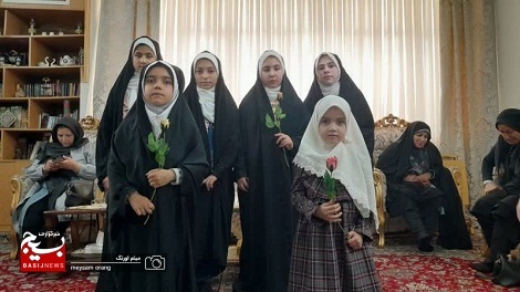 برگزاری جشن بعثت حضرت ختمی مرتبت در منزل شهید حسینی