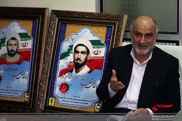 دیدار مسئولین استان بوشهر با سه خانواده شهید روحانی