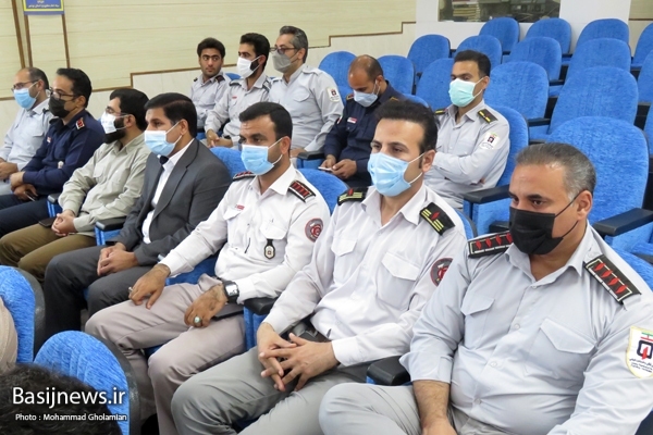 همایش گرامیداشت هفته بسیج کارگری در بوشهر برگزار شد/ تجلیل از 24 کارگر نمونه واحدهای تولیدی و صنعتی استان همایش گرامیداشت هفته بسیج کارگری در بوشهر برگزار شد/ تجلیل از 24 کارگر نمونه واحدهای تولیدی و صنعتی استان