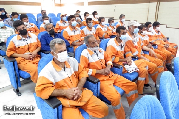 همایش گرامیداشت هفته بسیج کارگری در بوشهر برگزار شد/ تجلیل از 24 کارگر نمونه واحدهای تولیدی و صنعتی استان همایش گرامیداشت هفته بسیج کارگری در بوشهر برگزار شد/ تجلیل از 24 کارگر نمونه واحدهای تولیدی و صنعتی استان