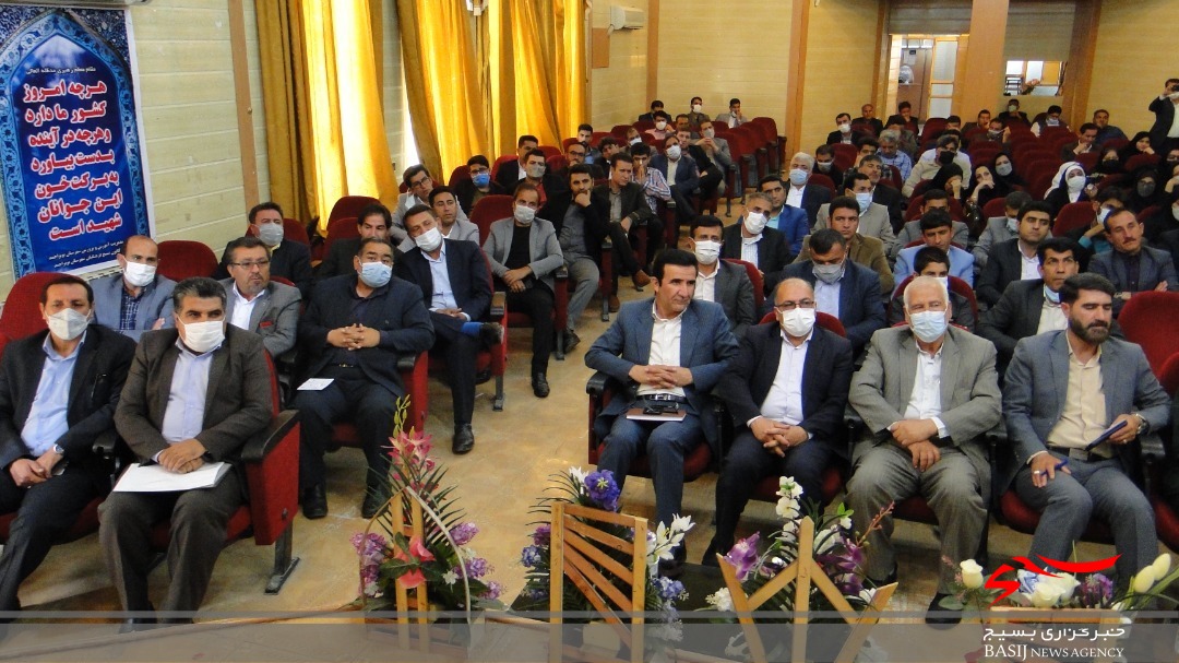 معلمان نمونه شهرستان بویراحمد تجلیل شدند/ عزت خواه:  پرچمداران جهاد تبیین معلمین هستند