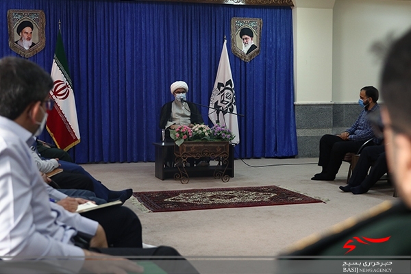 دیدار مسئول بسیج سازندگی استان بوشهر با آیت الله صفایی بوشهری/ لزوم تنظیم سند کلان رفع محرومیت استان بوشهر