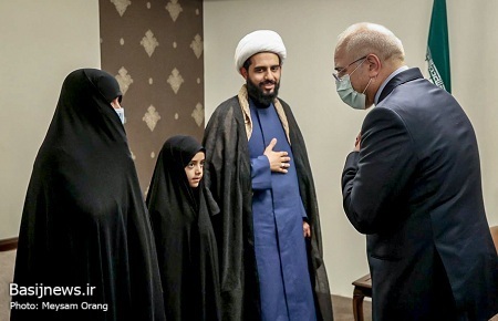 دیدار رئیس مجلس با خانواده شهدای روحانی حادثه تروریستی حرم مطهر رضوی