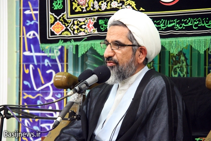 شهدای روحانی پرچمدار علم و معنویت در جامعه هستند شهدای روحانی پرچمدار علم و معنویت در جامعه هستند