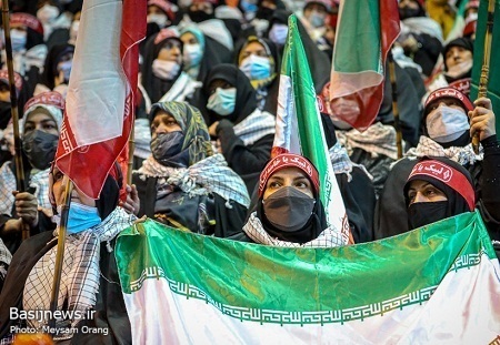 بسیجیان مصداق نزول نصرت الهی هستند