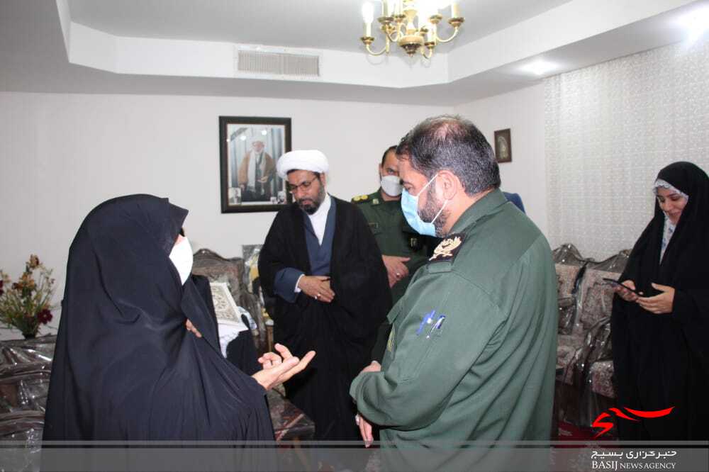 دیدار فرمانده سپاه ثارالله از خانواده شهدای روحانی