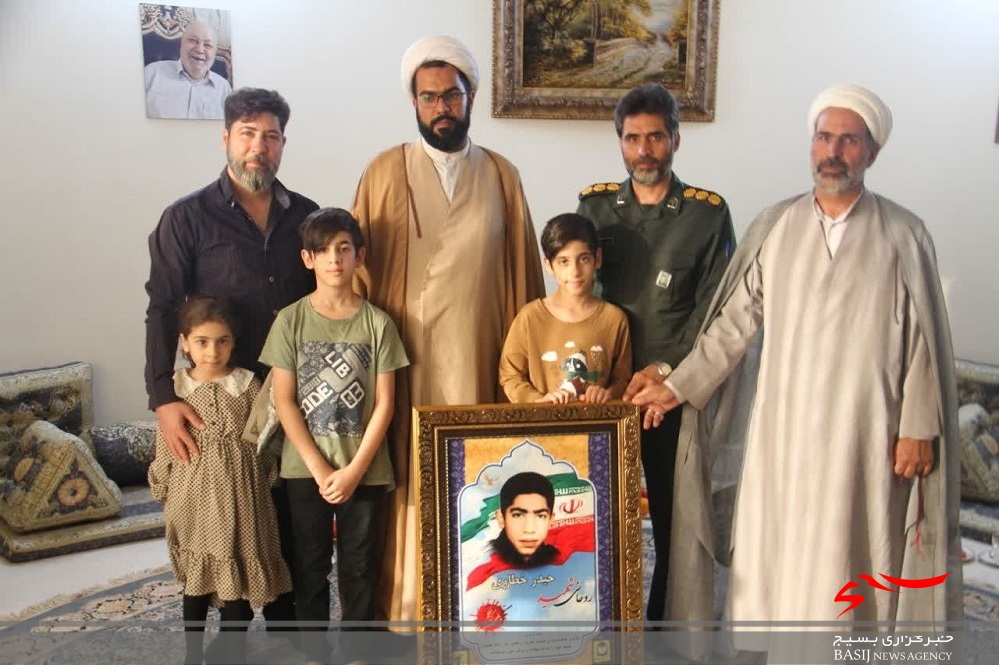مسئولان ناحیه امام حسن(ع) با خانواده شهدای روحانی دیدار کردند