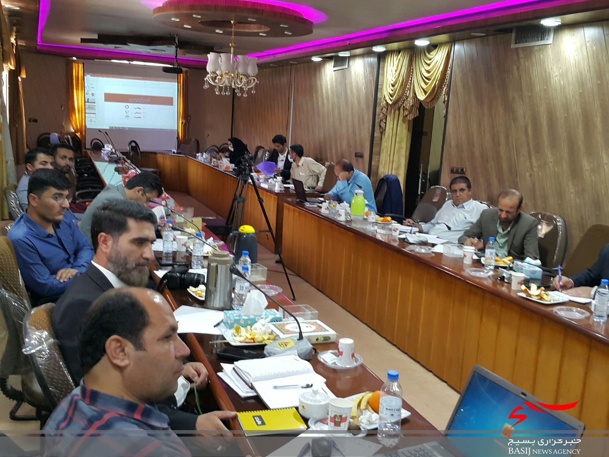 تجلیل از روابط عمومی های مناطق مختلف آموزش و پرورش کهگیلویه و بویراحمد تجلیل از روابط عمومی های مناطق مختلف آموزش و پرورش کهگیلویه و بویراحمد