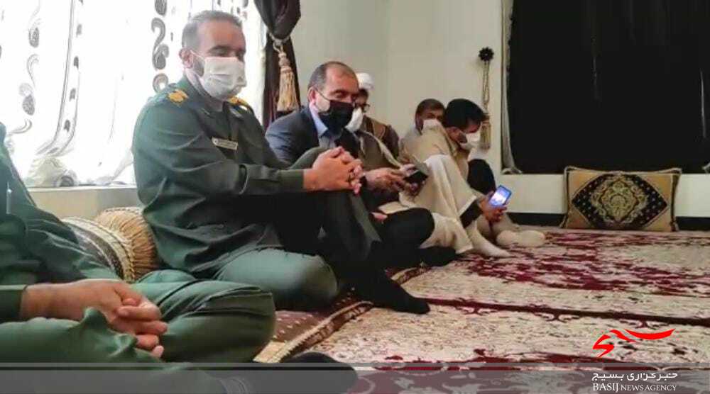 غباروبی گلزار شهدای یاسوج و دیدار و تجلیل از خانواده شهید نعمت الله شهرخ پور