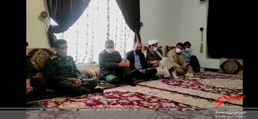 غباروبی گلزار شهدای یاسوج و دیدار و تجلیل از خانواده شهید نعمت الله شهرخ پور