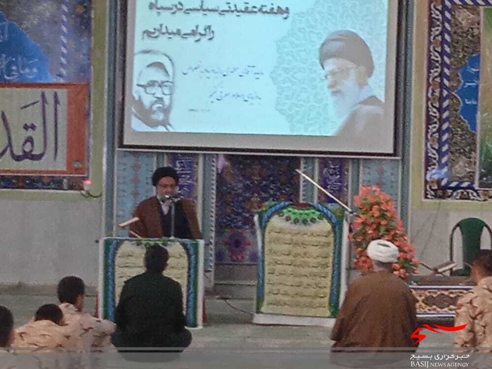 دیدار نماینده ولی فقیه در استان با فرمانده و رزمندگان تیپ ۴۸ فتح