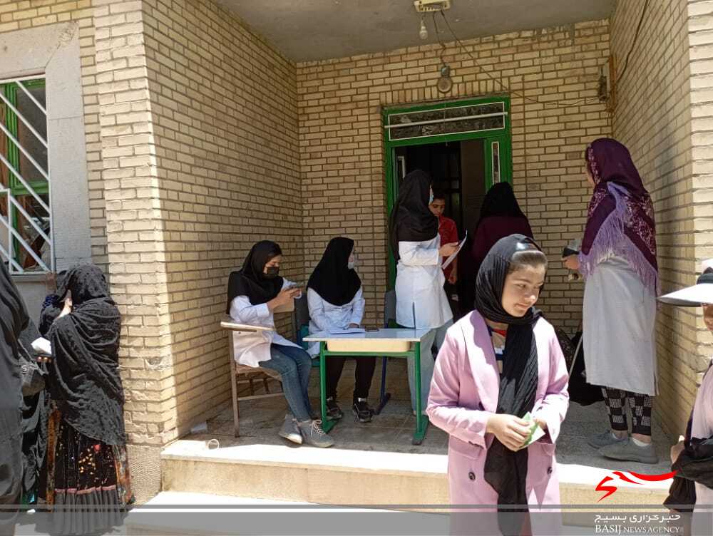 قطار خدمت‌رسانی گروه های جهادی بسیج جامعه پزشکی سپاه فتح به منطقه محروم پراشکفت بویراحمد رسید 