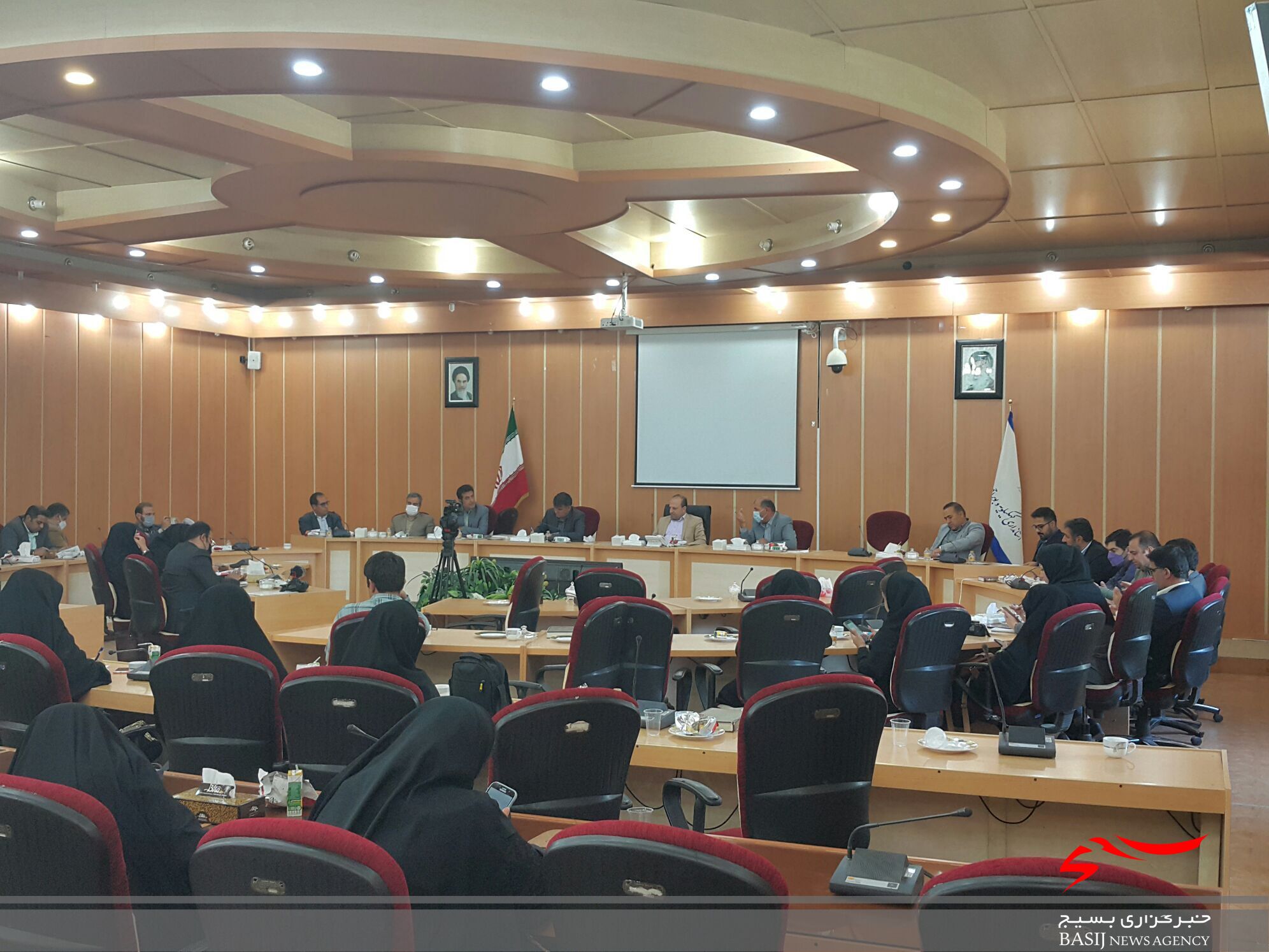 مهمترین موانع سرمایه گذاری در استان/ وعده معاون اقتصادی استاندار به خبرنگاران کهگیلویه و بویراحمد/ آیا مشکلات خبرنگاران حل می شود؟
