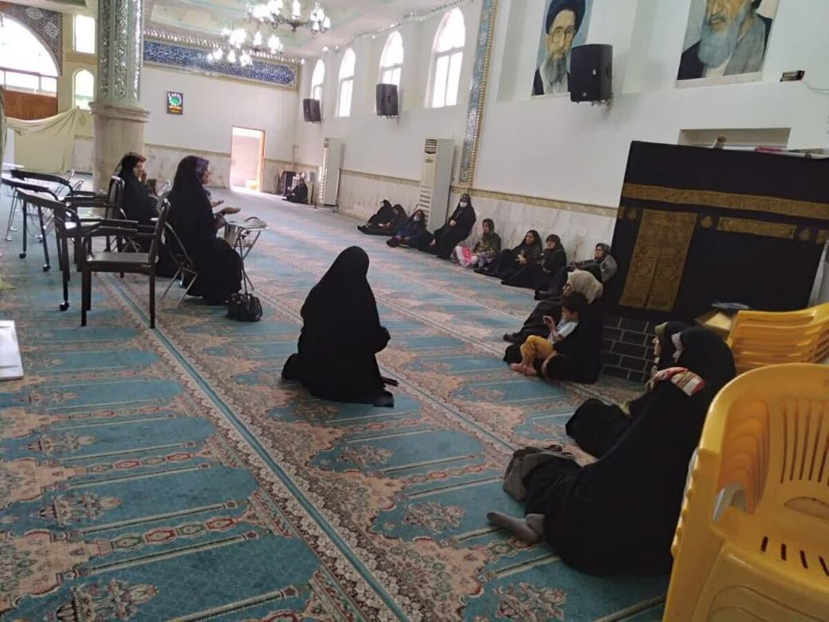 حوزه حضرت زینب سلام الله علیها سپاه ناحیه آمل کارگاه طلاق را برگزار می کند
