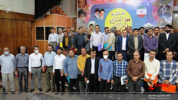 تجلیل از خدمتگزاران و رانندگان حوزه اداری آموزش وپرورش کهگیلویه وبویراحمد تجلیل از خدمتگزاران و رانندگان حوزه اداری آموزش وپرورش کهگیلویه وبویراحمد