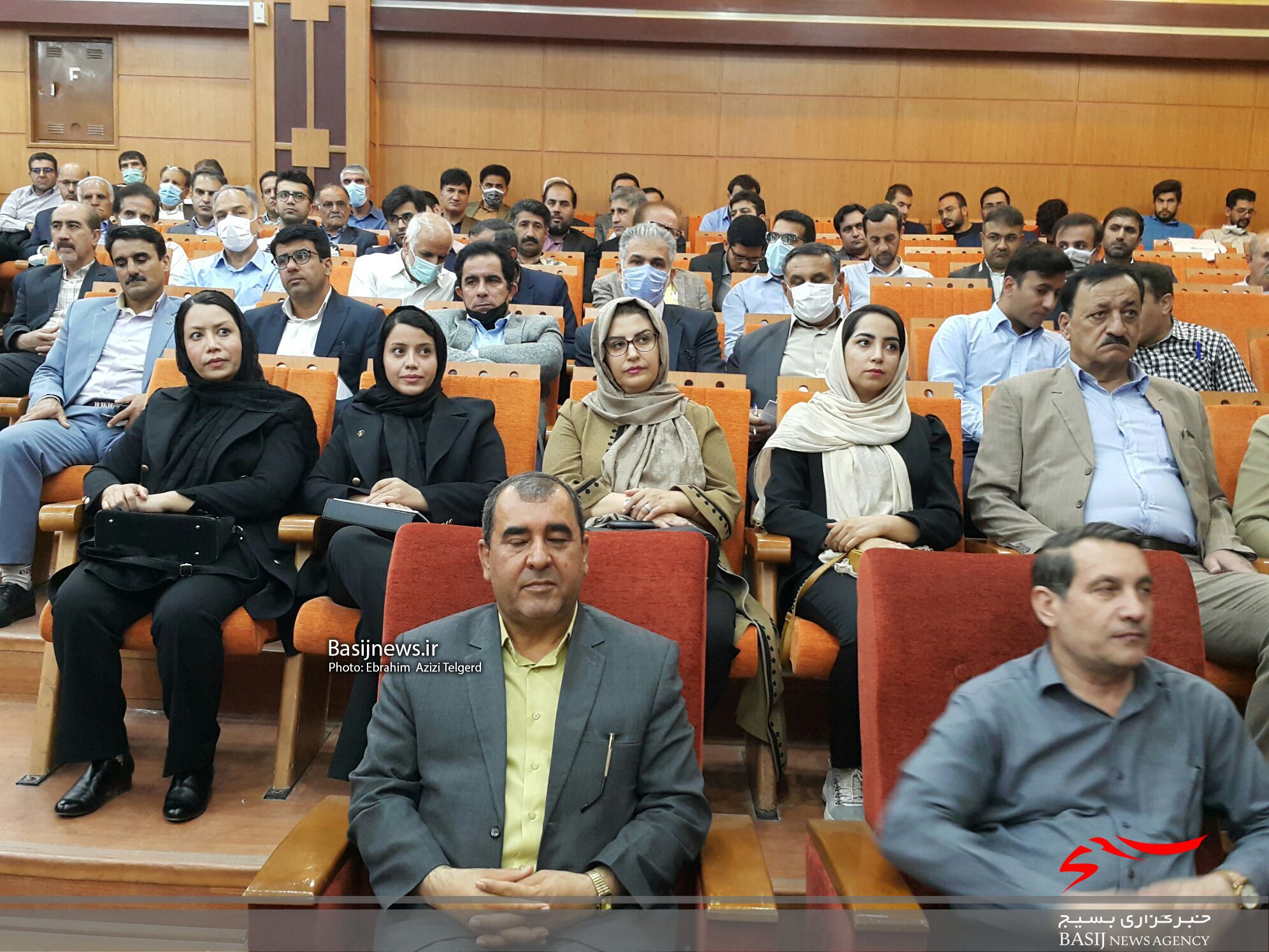 دومین آئین تکریم و الگو سازی از سرآمدان استان/ دکتر صدراله محرابی تجلیل شد