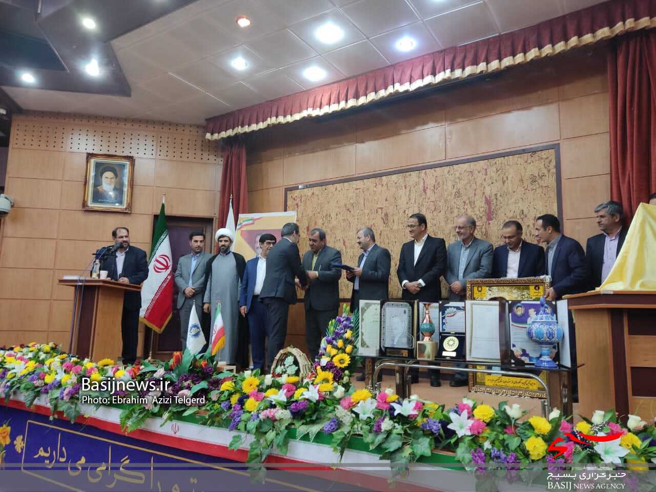 دومین آئین تکریم و الگو سازی از سرآمدان استان/ دکتر صدراله محرابی تجلیل شد