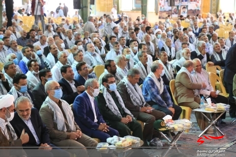 مسئولان باید خود را وقف نظام کنند مسئولان باید خود را وقف نظام کنند