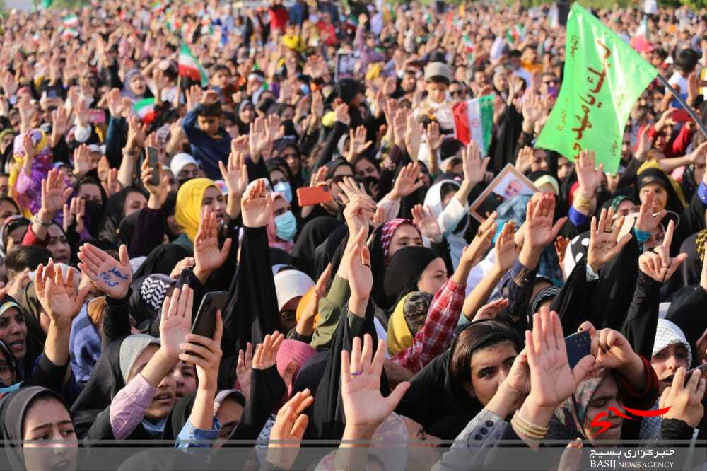 سنگ تمام یاسوجی ها برای سرود سلام فرمانده