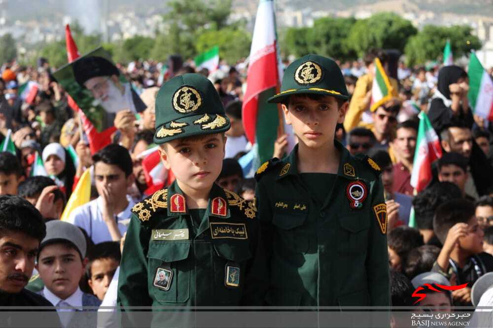سنگ تمام یاسوجی ها برای سرود سلام فرمانده